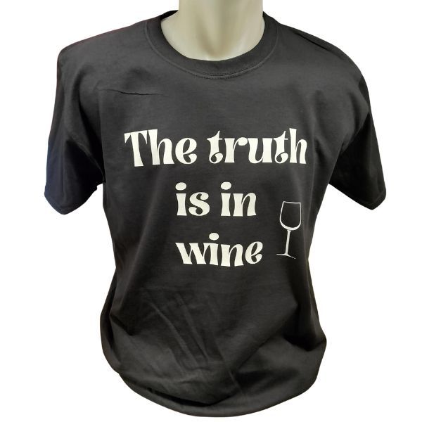 The truth is in wine-fekete póló
